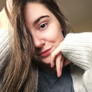 650865454c2393ac2571270c_half-face-selfie-one-eye-covered-with-hair-550x550